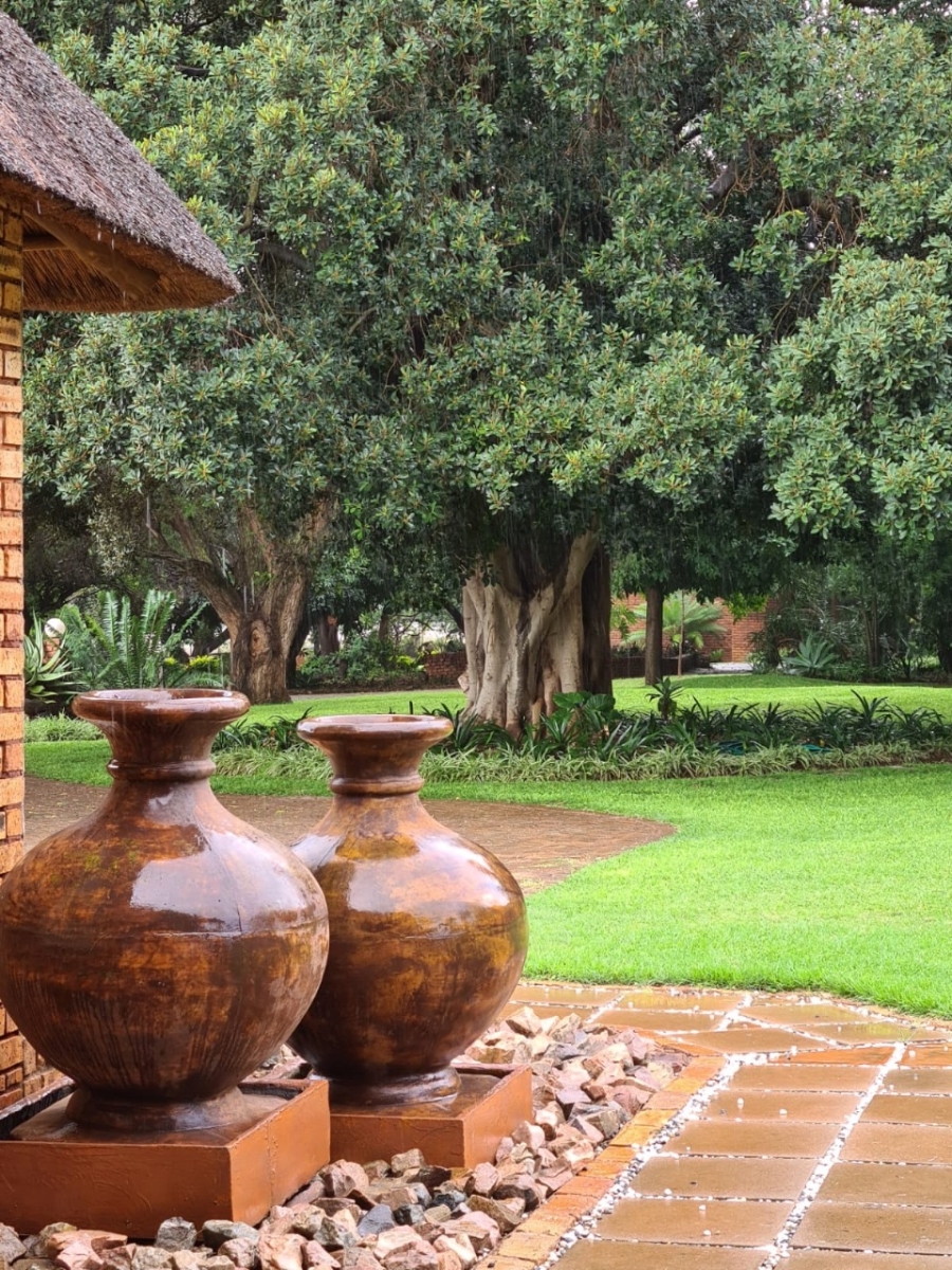 10 Bedroom Property for Sale in De Wildt North West